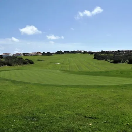 D'el Rey The Golf & *