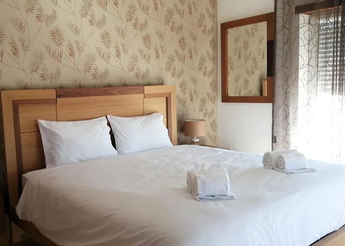 D'el Rey The Golf & *